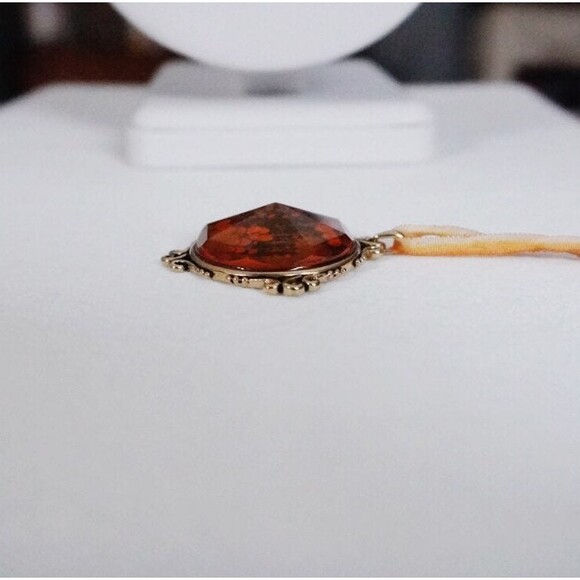 Faceted Flower Pendant Necklace on a Ribbon - Picture 4 of 6